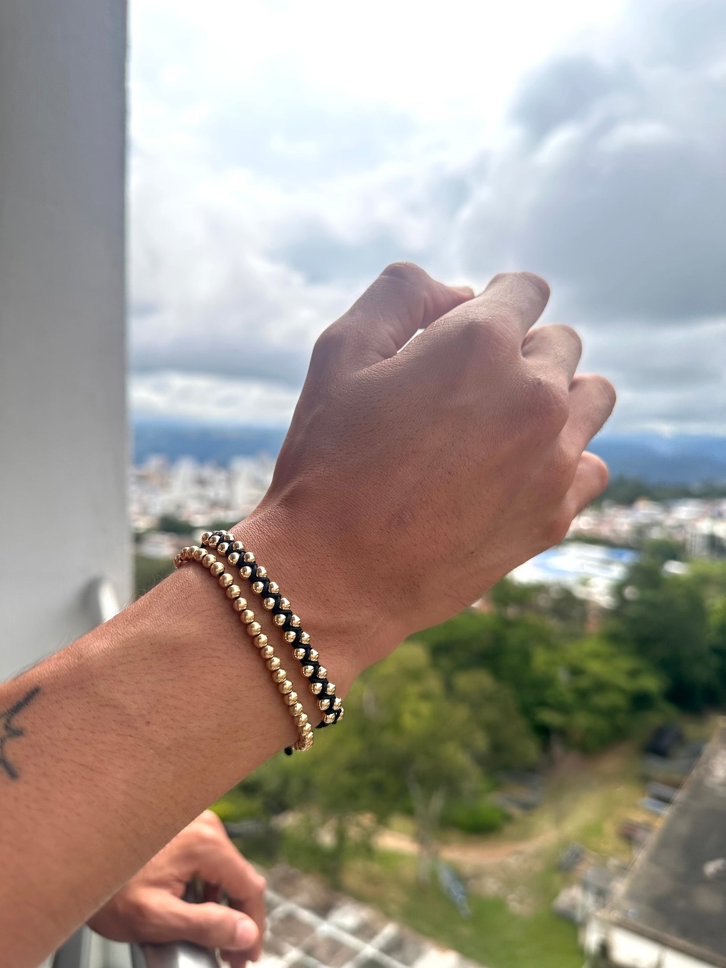 Pulsera tejida balines Medianos